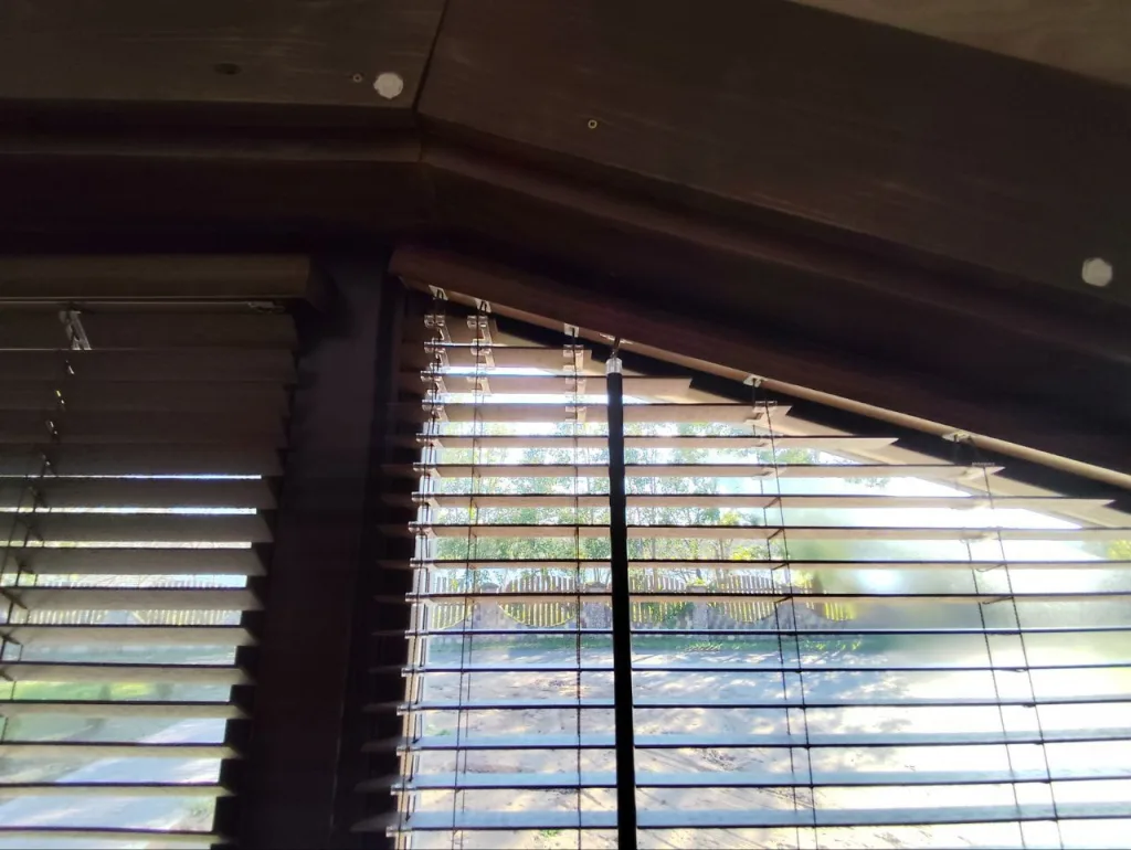 Деревянные жалюзи для окон сложной формы — фото 12, «Корона Стиль», Санкт-Петербург